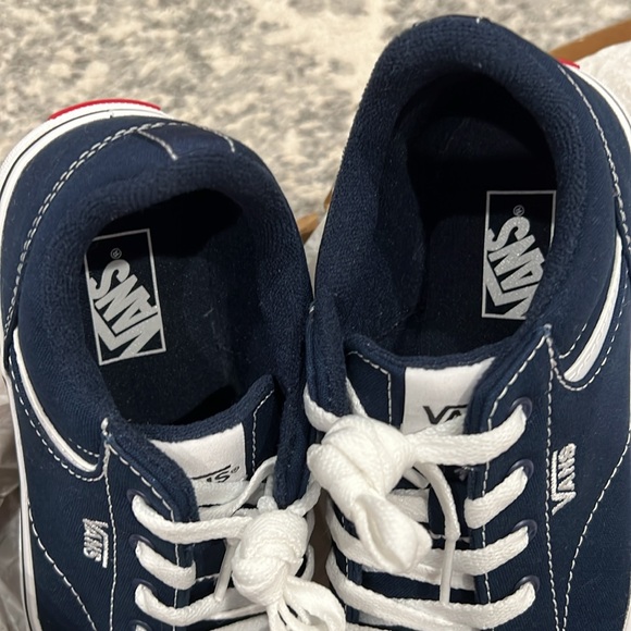 💙Vans Seldan Cute Canvas Navy Blue and White Sneakers in Size 4Y💙 - Picture 6 of 7